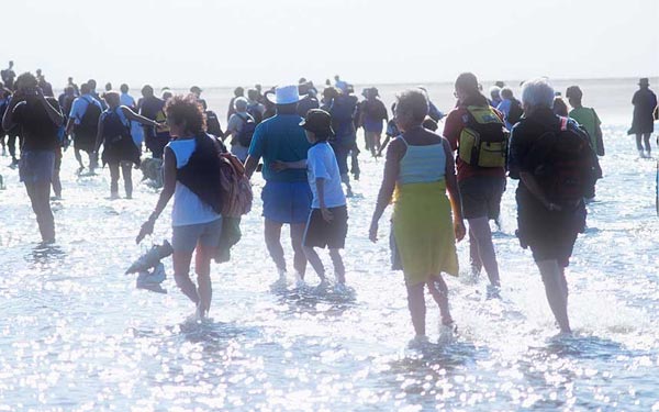 Nhộn nhịp lễ hội b&ecirc;n bờ biển nước Anh